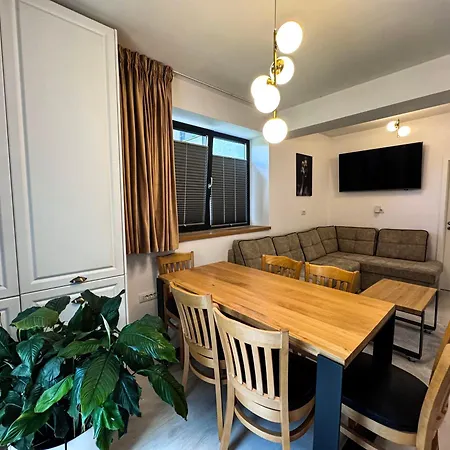 Apartment Luxury C *
